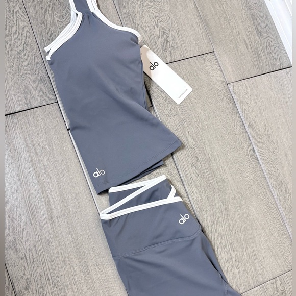 ALO Yoga Other - Alo Yoga Gray & White Contrast Sports Bra + Biker Shorts Set Size L